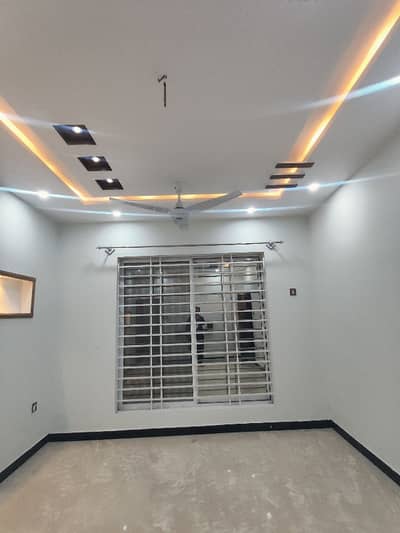 8 Marla Upper Portion For Rent Block C Near To J7 Emporium All Facilties Available