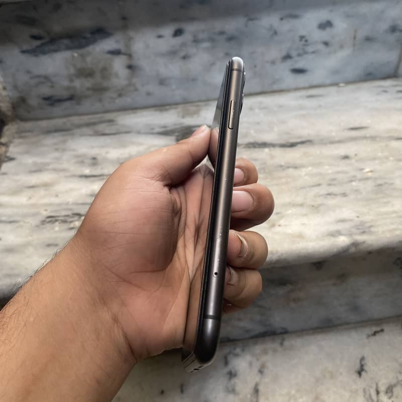 Apple iPhone 11 5