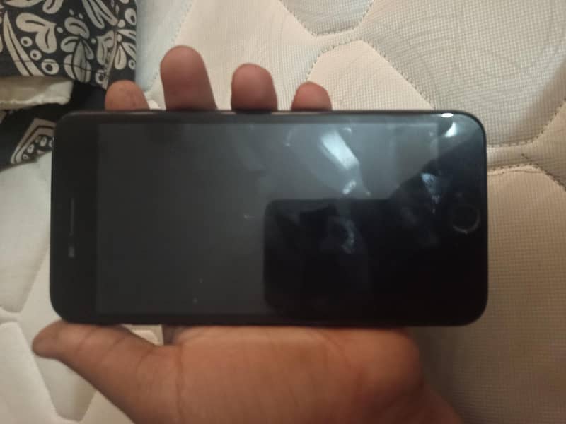 Apple iPhone 7 Plus 0