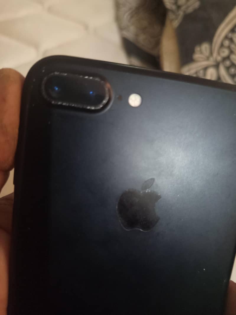 Apple iPhone 7 Plus 1