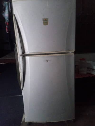 Dawalnce fridge good condition