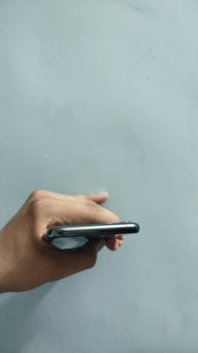 Apple iPhone 11 Pro owner lock