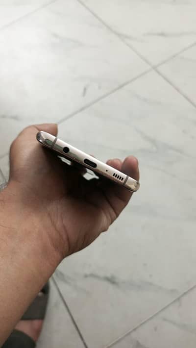 Samsung Mobile S10 5G       whatsapp 03165533582