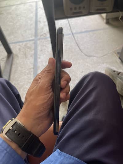 Vivo v23e 8Gb ram 128 gb storage box charger sab kuch sath ma e he