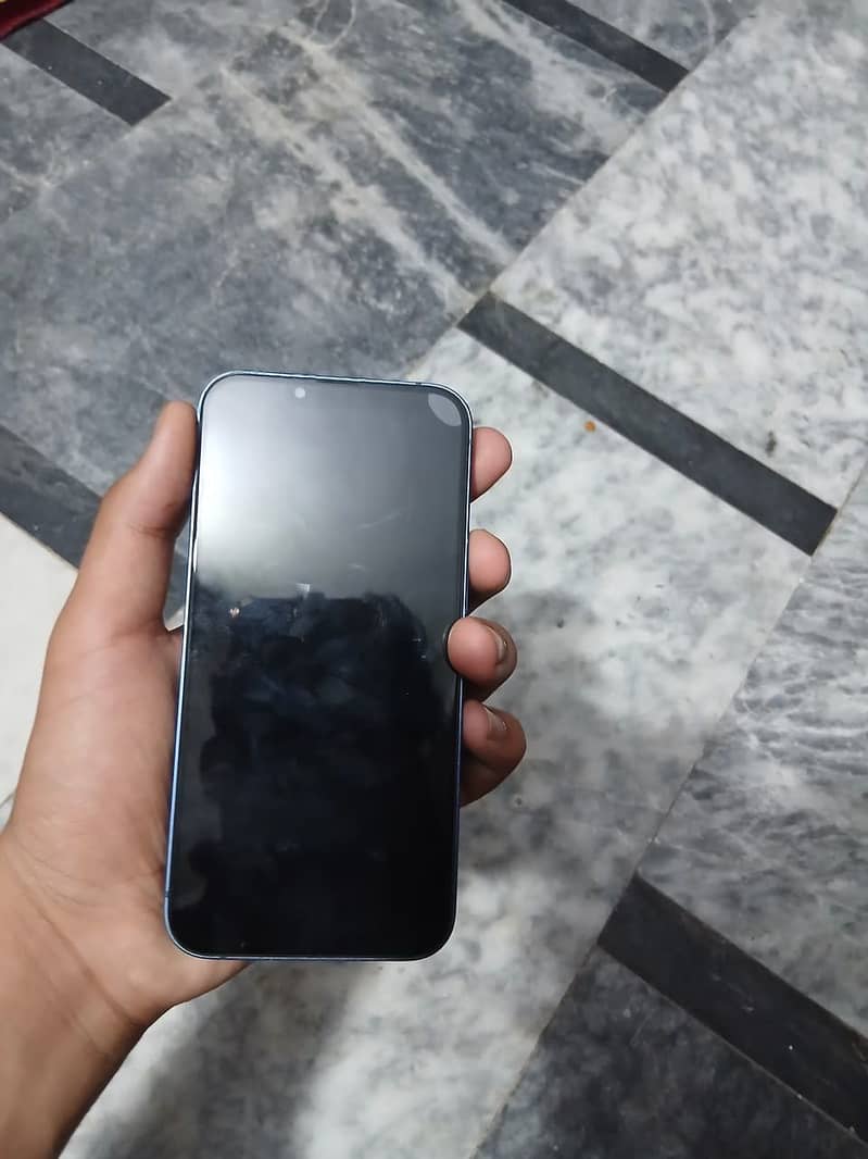 Apple iPhone 13 2