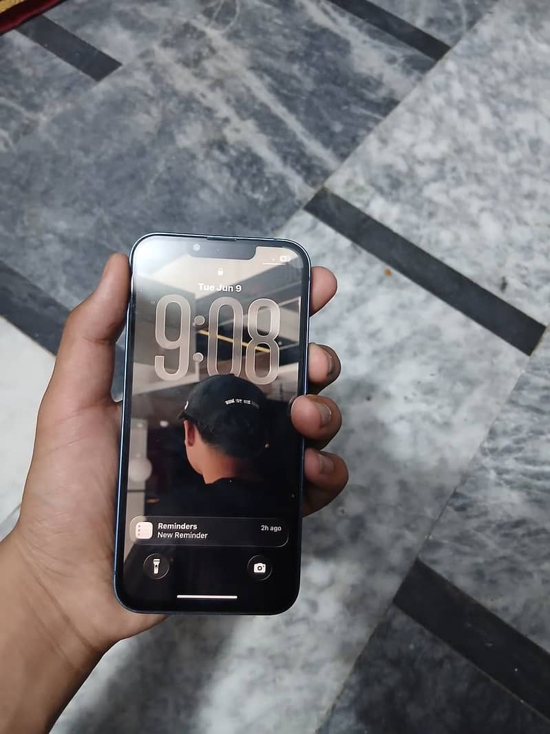 Apple iPhone 13 4