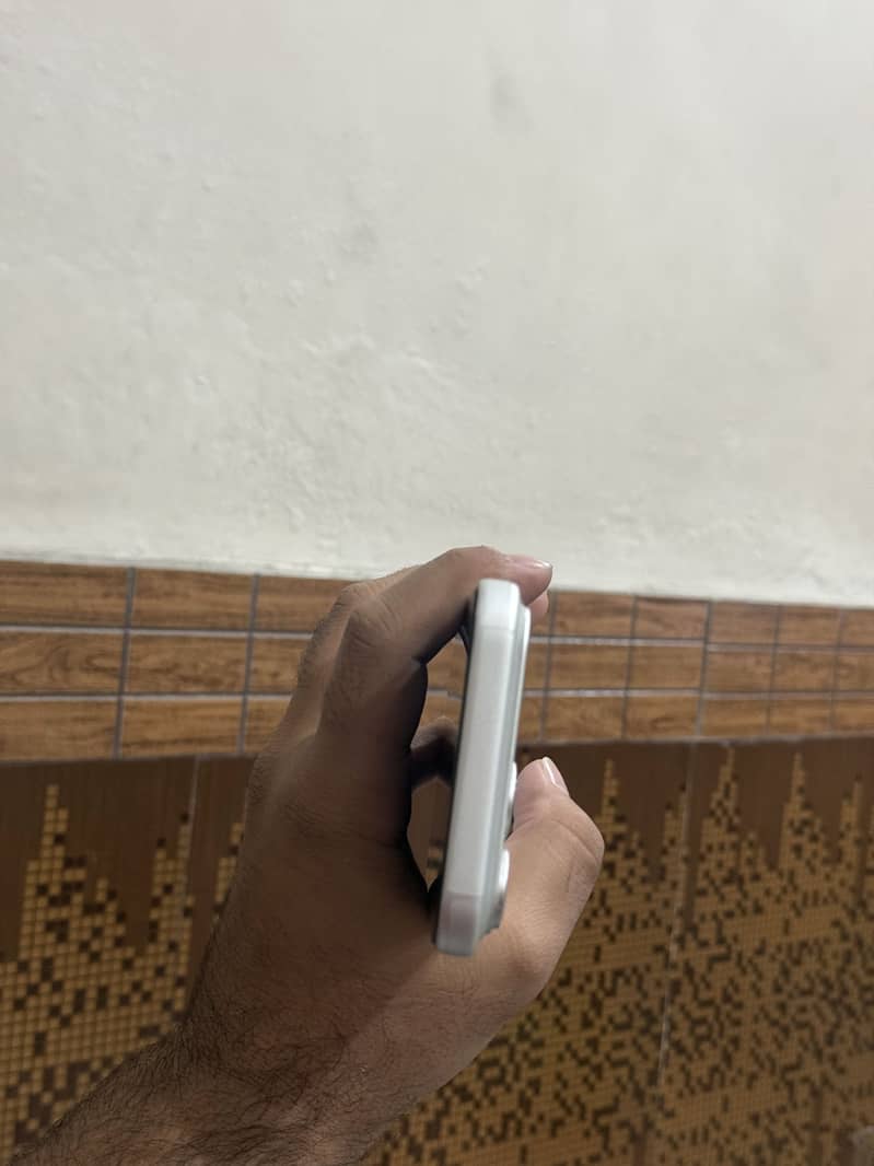 Iphone 17 pro max 4