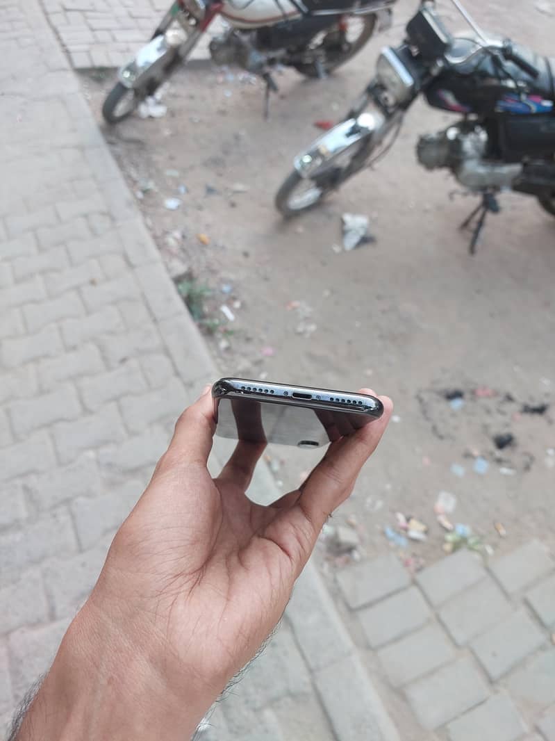 Apple iPhone X 2