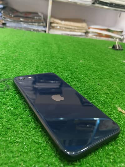 Apple iPhone SE