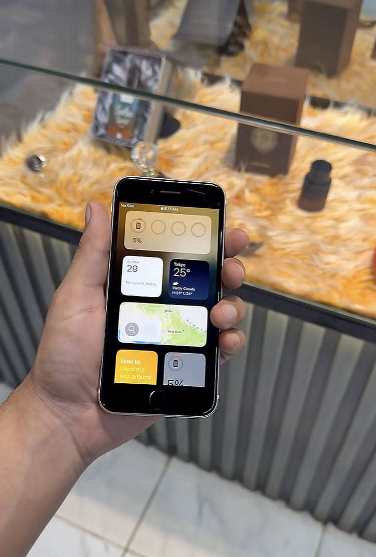 Apple iPhone 8 1