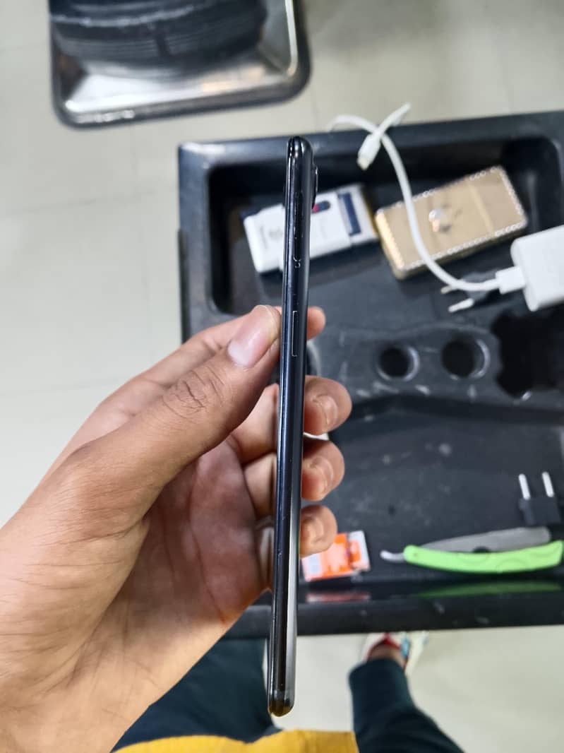 One Plus 5T 3