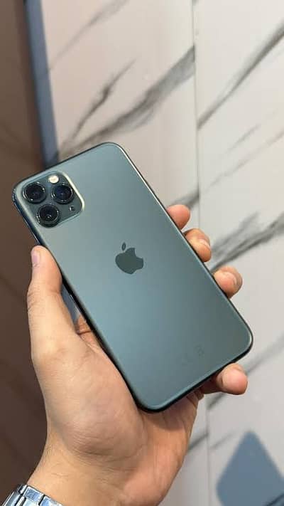 Apple iPhone 11 Pro Max with box original phone not a kit box wala hy