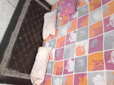 king size bed with king size mattress all ok good condition