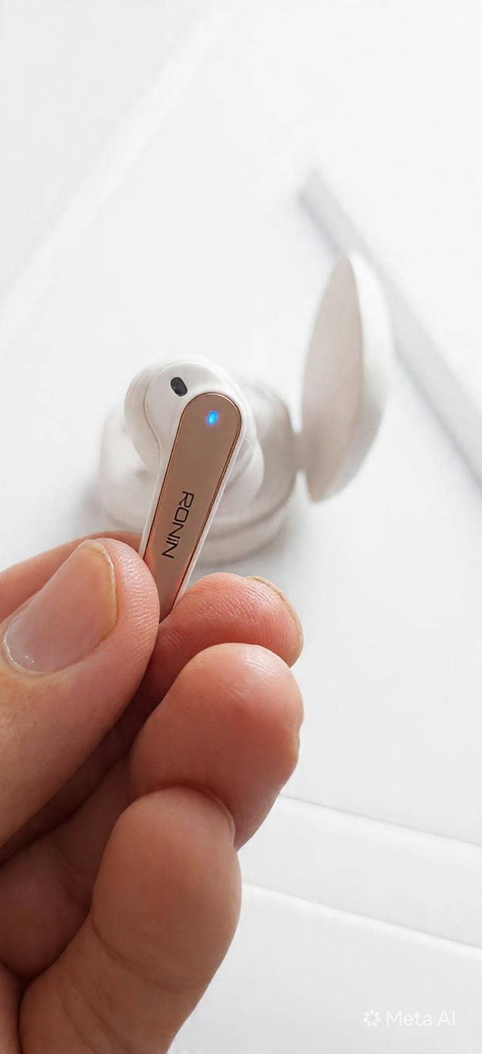 ronni ECLIPSE EARBUDS 3