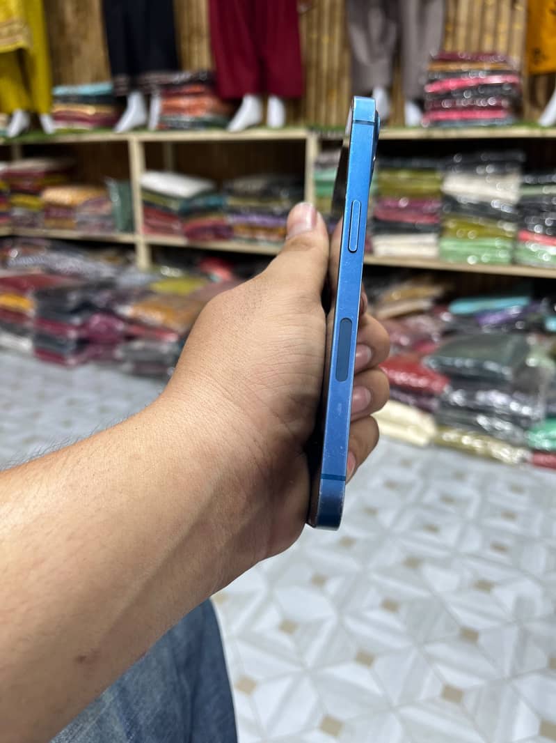 Apple iPhone 13 3