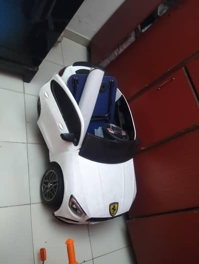 kids car for sale battery operated and manual operated in Gulshan.