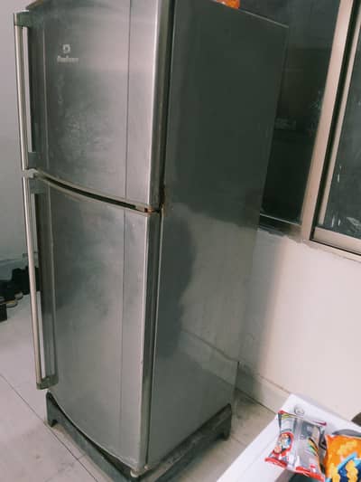 Dawlance fridge medium size cooling jabardast