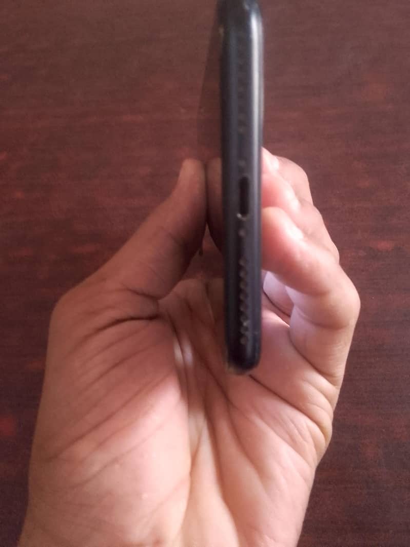 Apple iPhone 7 Plus 2