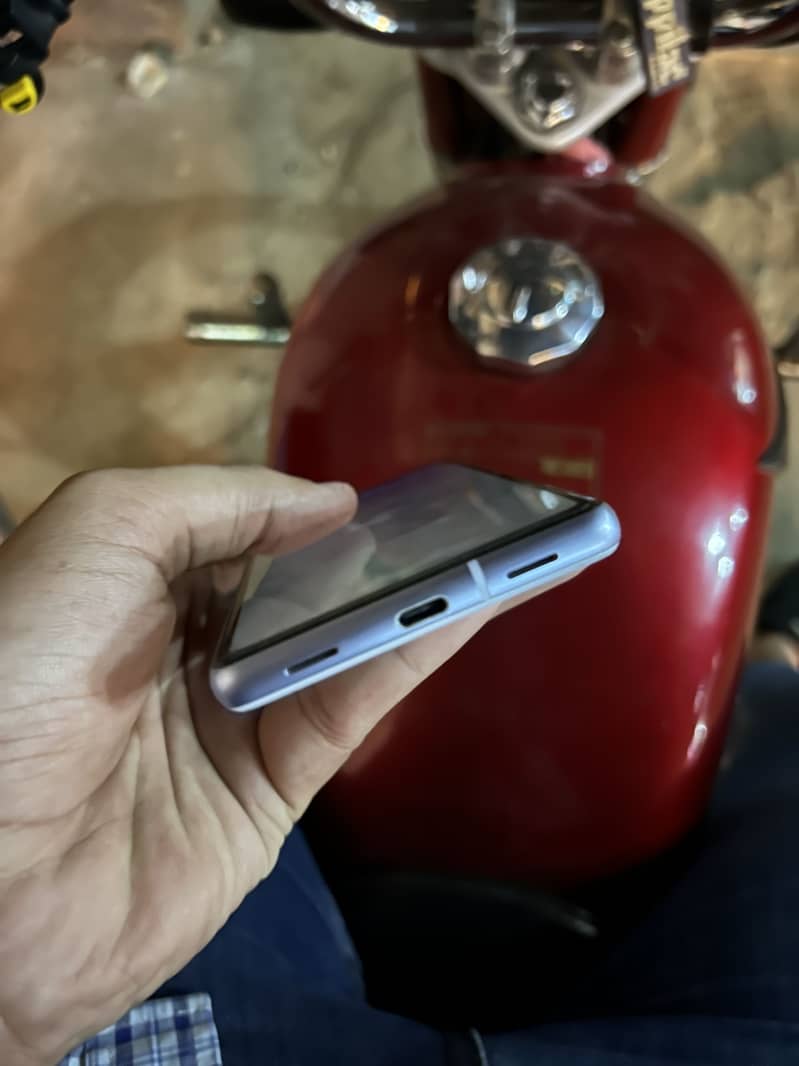 Google Pixel 7a 4