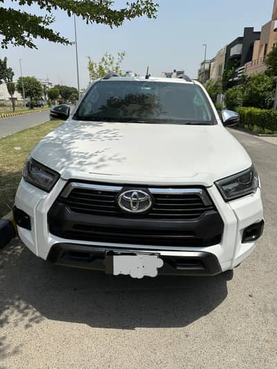 Toyota Revo V