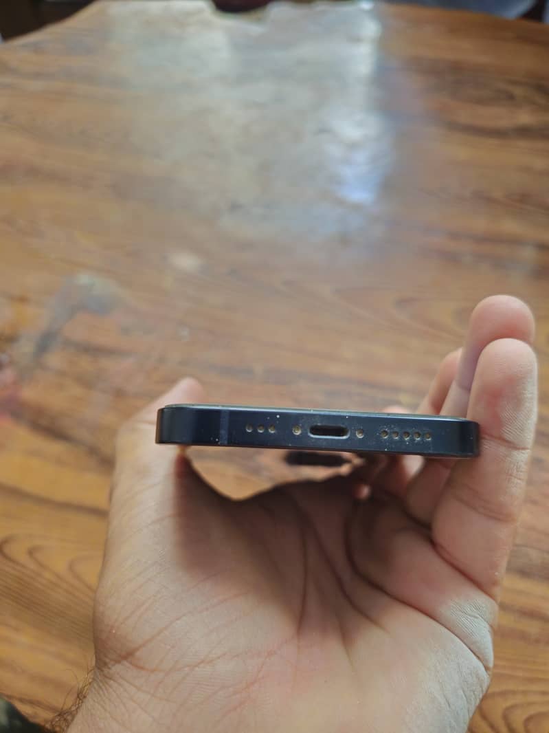 Apple iPhone 14 4