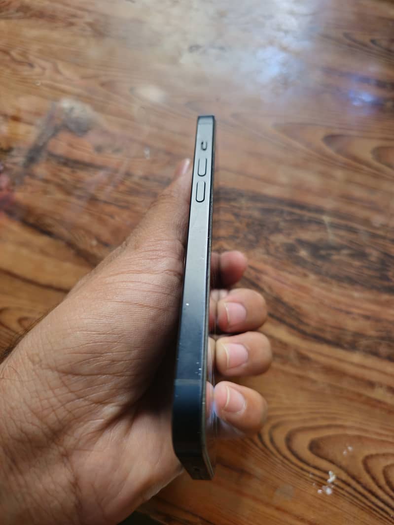 Apple iPhone 14 5