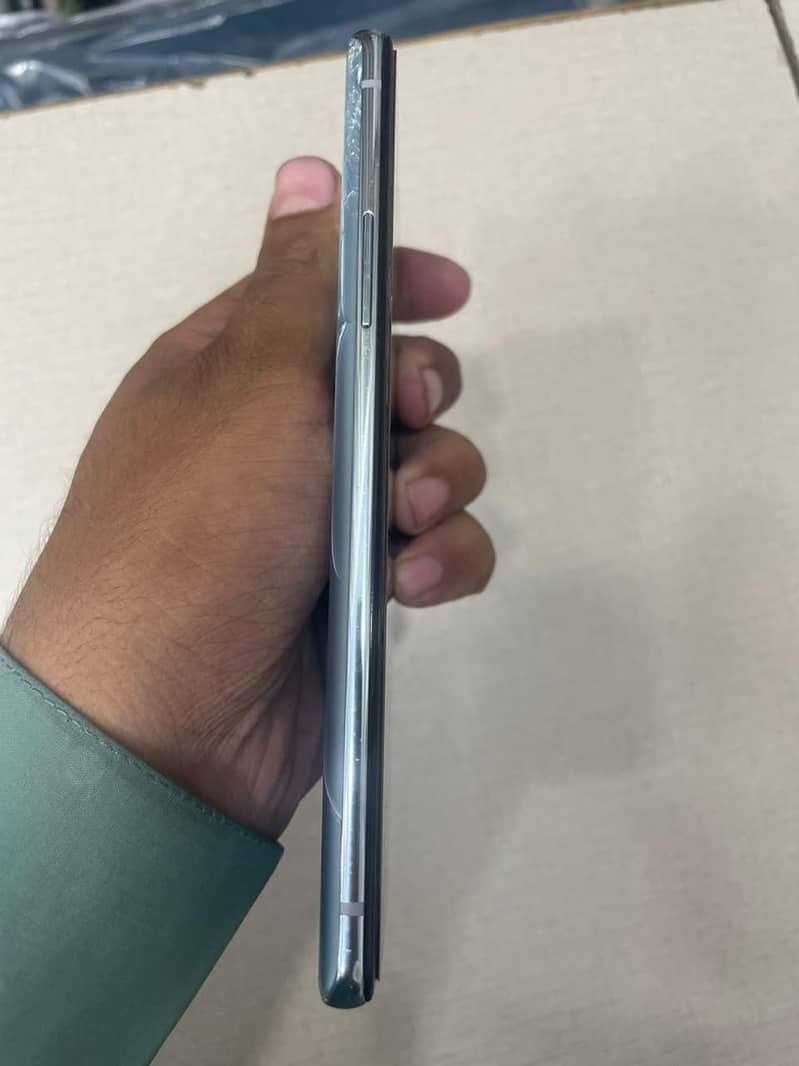 One Plus 8T 4