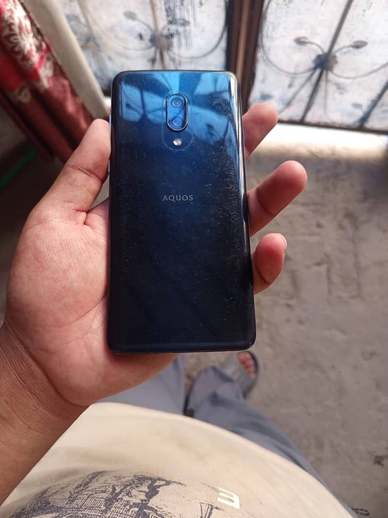 Sharp Aquos Zero 2 0