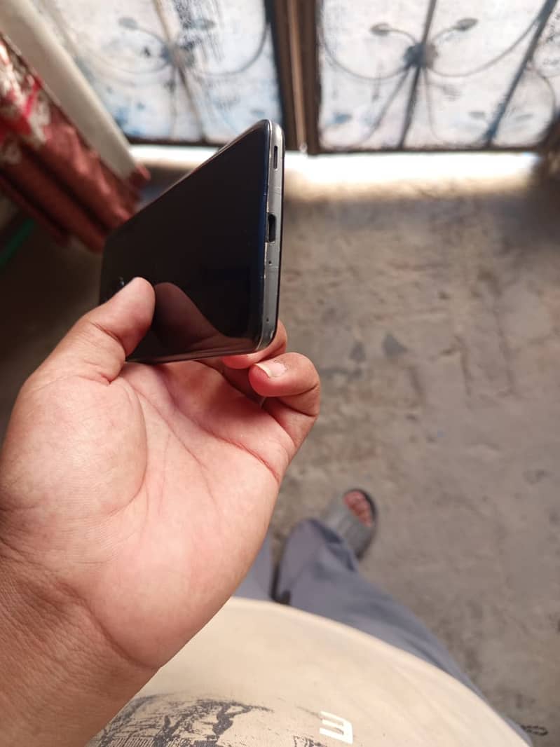 Sharp Aquos Zero 2 2