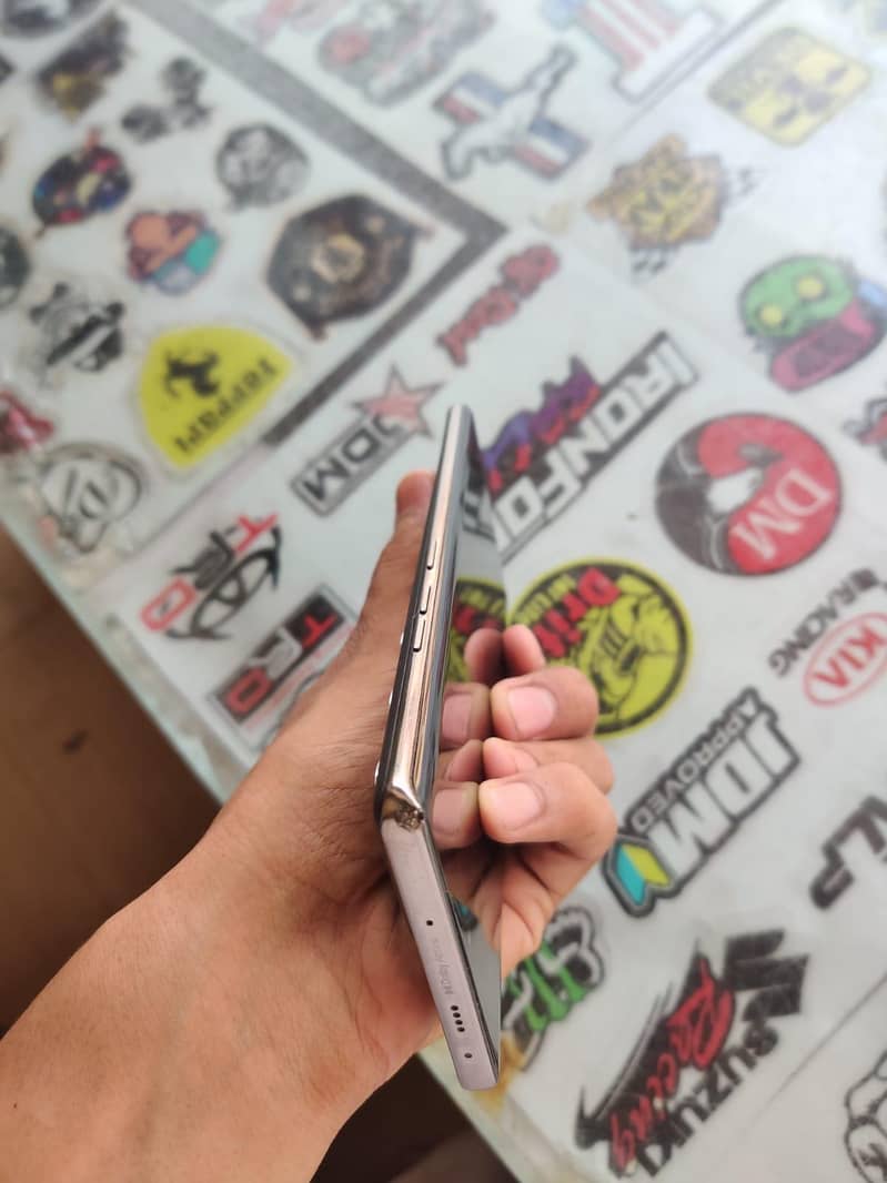 Tecno CAMON 40 Pro 6