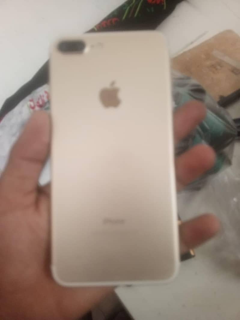 Apple iPhone 7 Plus 1