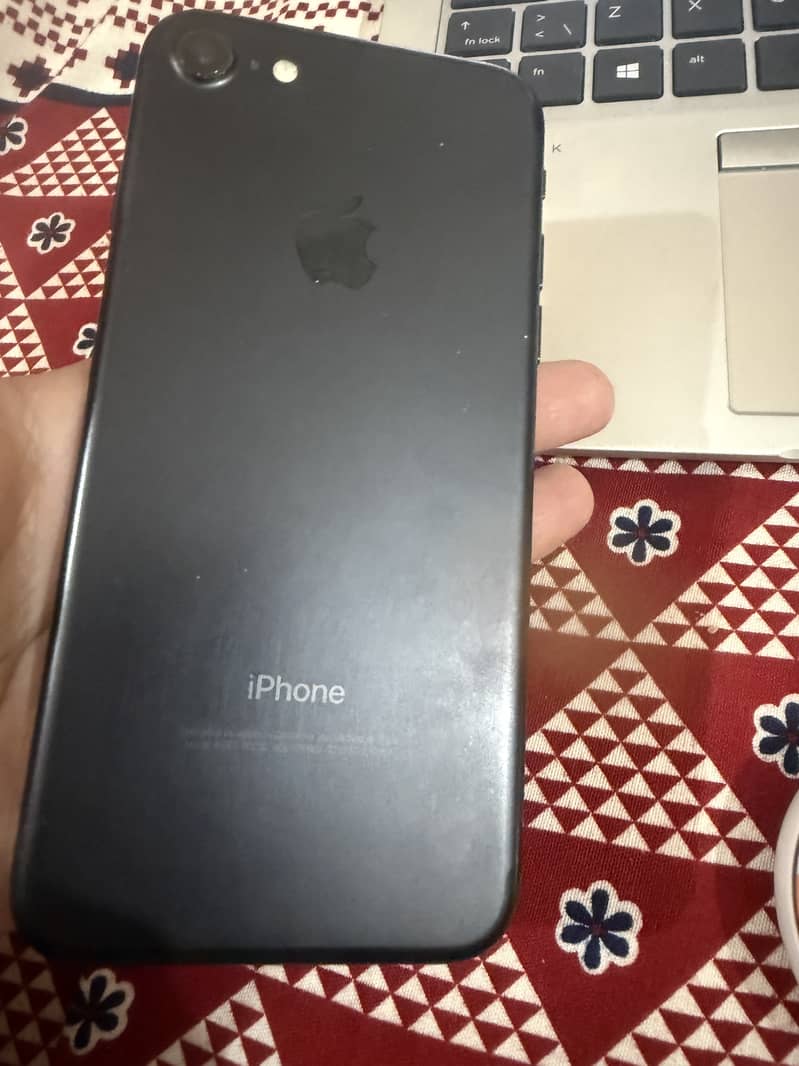 Apple iPhone 7 0