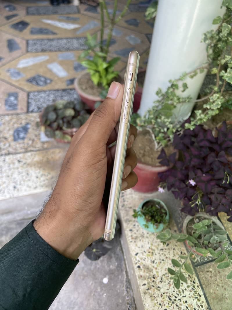 iPhone 8 plus PTA 4