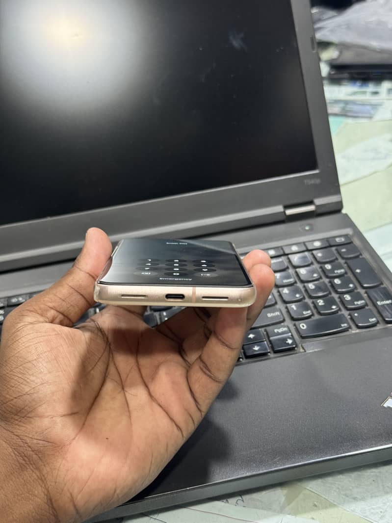 Google Pixel 8 3