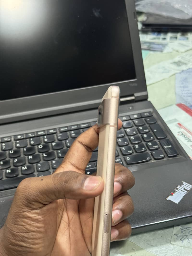 Google Pixel 8 4