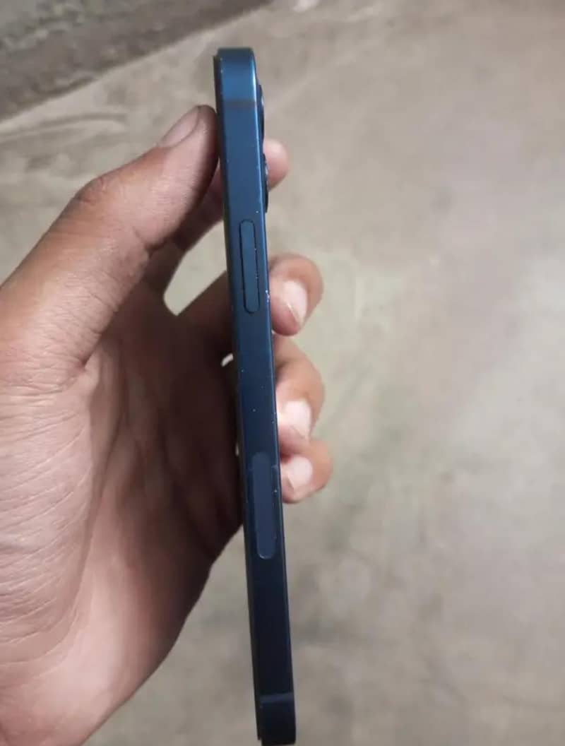 Apple iPhone 12 3