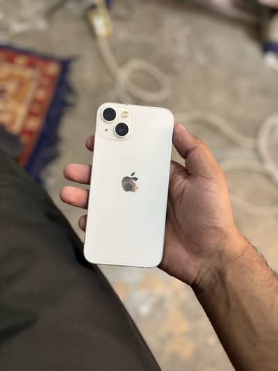 Apple iPhone 13