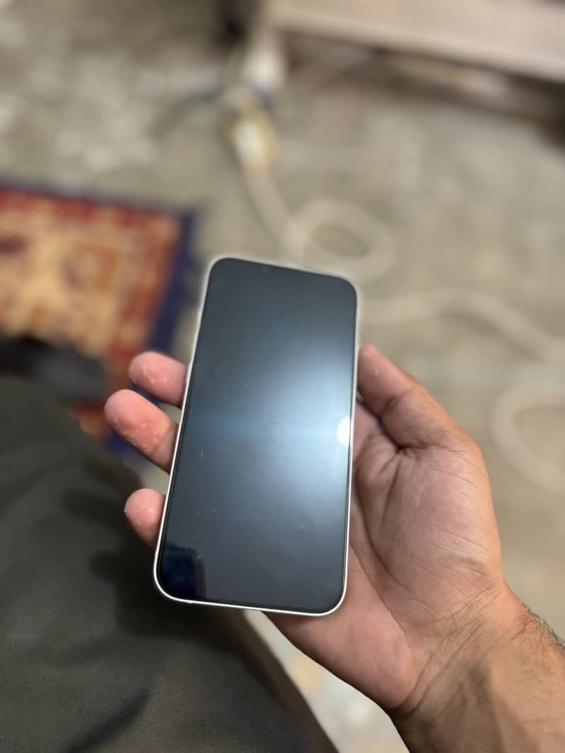 Apple iPhone 13 2