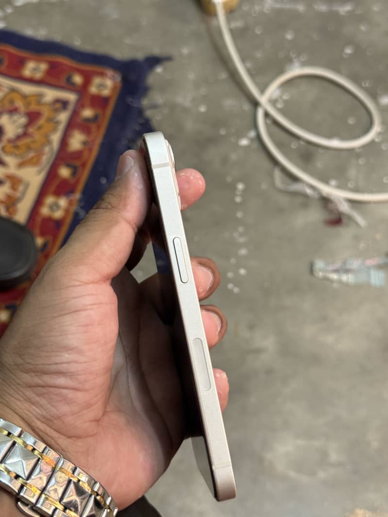 Apple iPhone 13 3