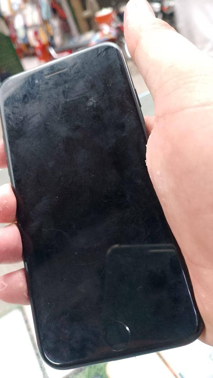 Apple iPhone 7 1
