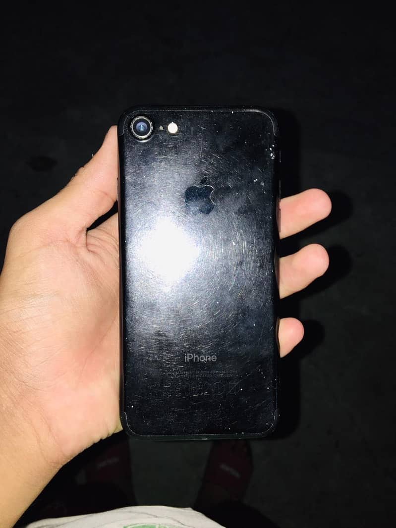 Apple iPhone 7 2