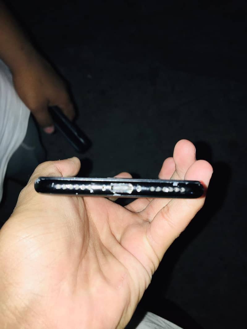 Apple iPhone 7 4