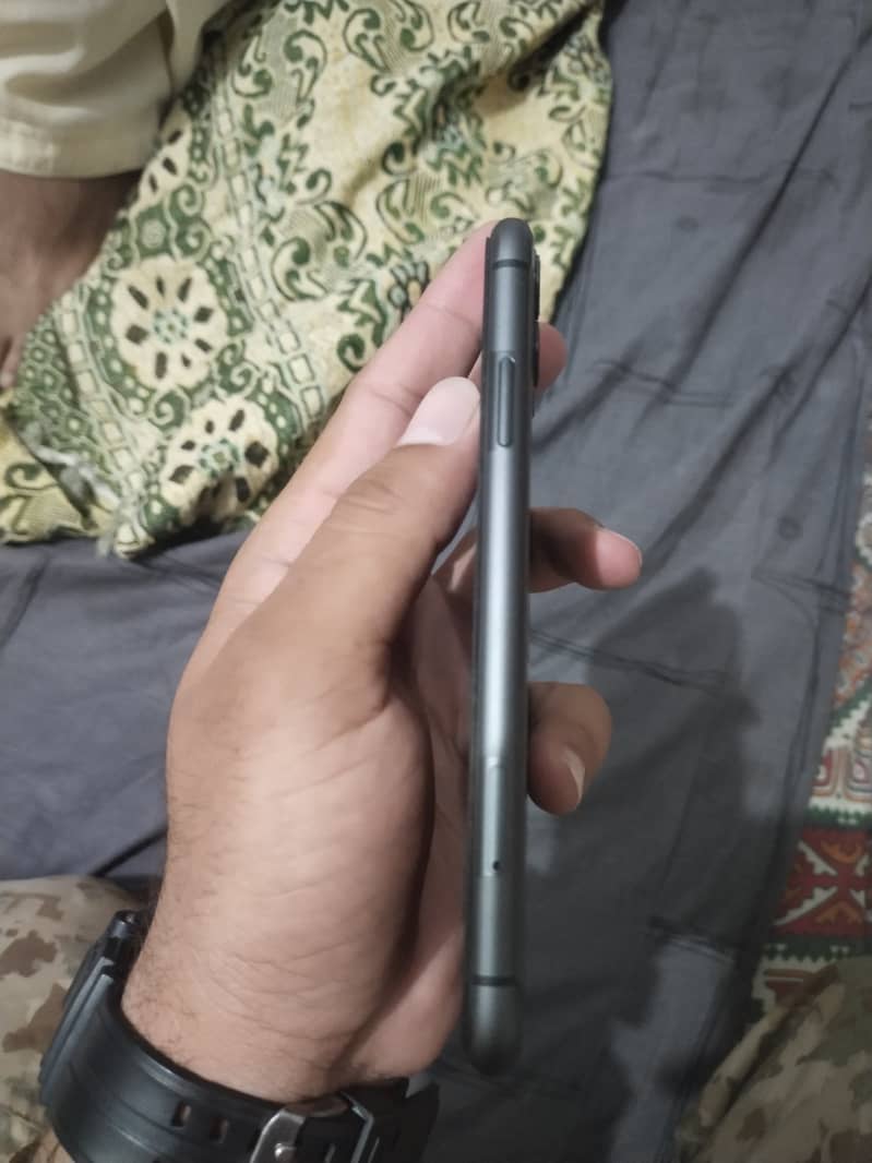 Apple iPhone 11 1