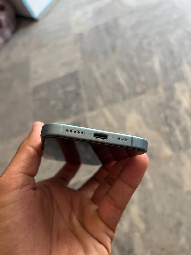 Apple iPhone 16 1