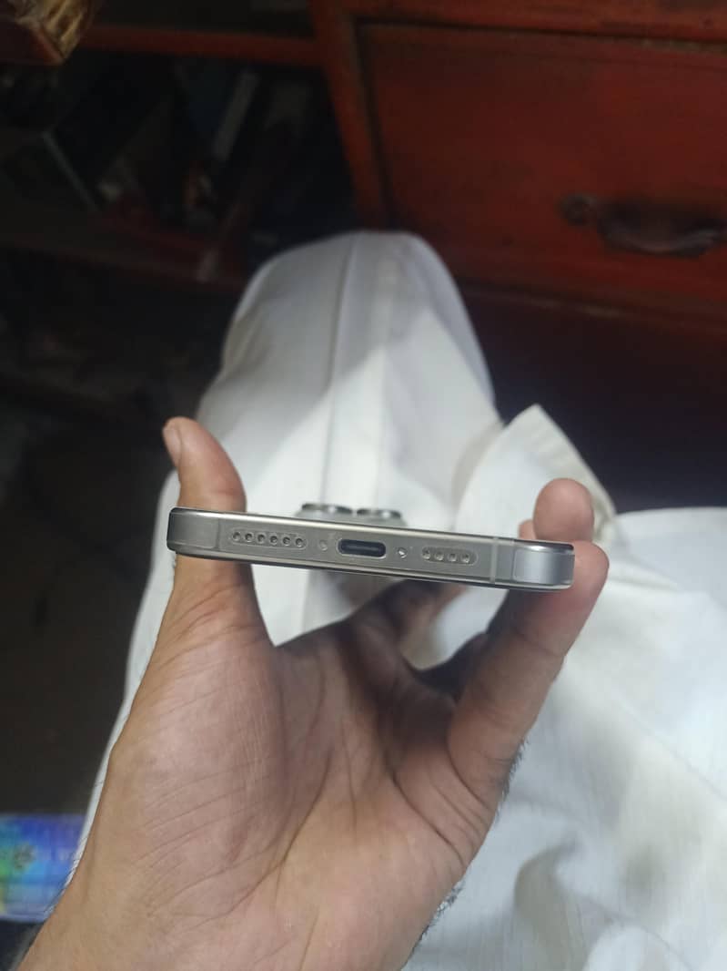 Apple iPhone 15 Pro Max 3