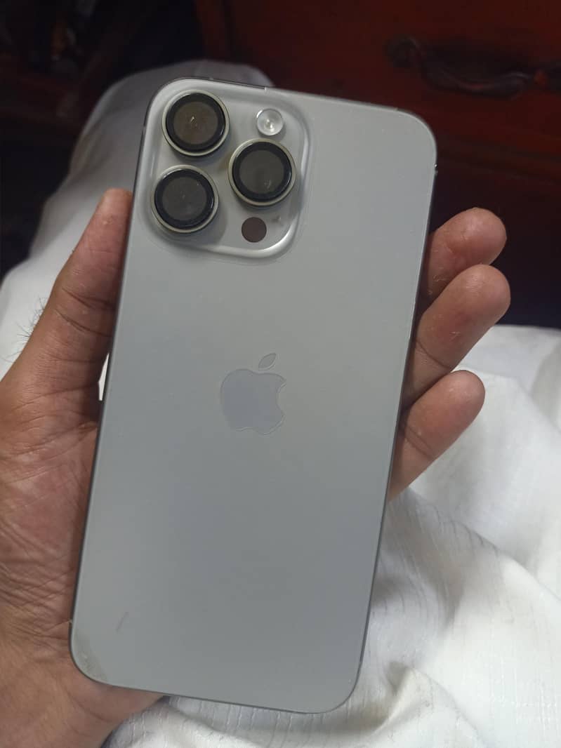 Apple iPhone 15 Pro Max 5