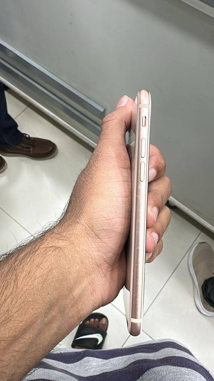 Apple iPhone 8 1