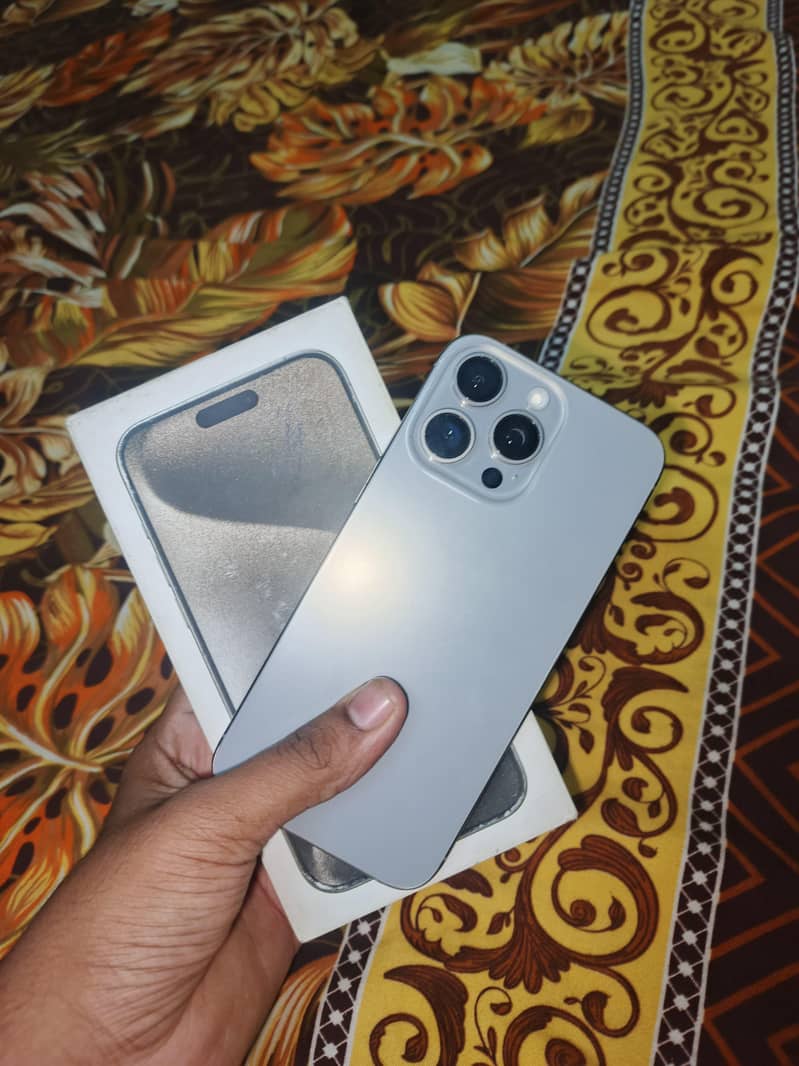 Apple iPhone 15 Pro Max 1