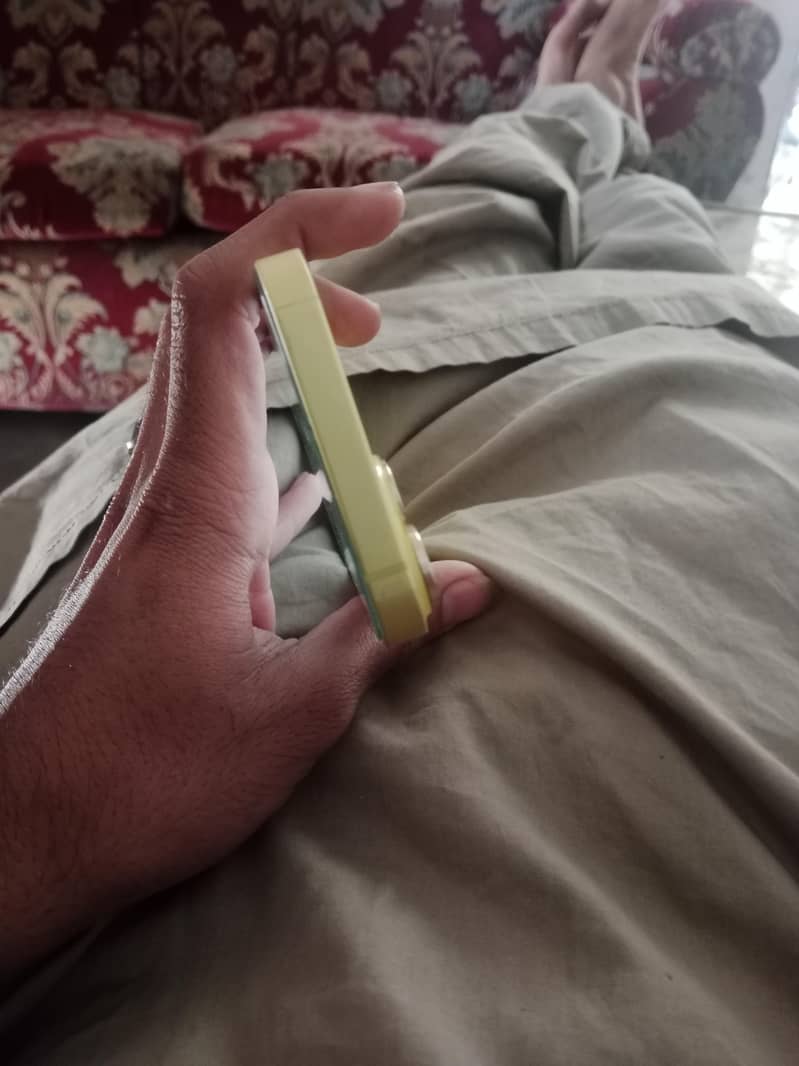 Apple iPhone 14 5
