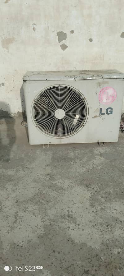 LG good condition 1.5 ton ac for sale